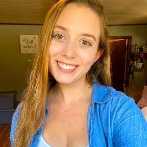 Meet your Posher, Alyssa